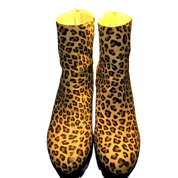 Mackin J Cheetah Print 10 Platform Chelsea Women's Boots 4 Inch Heel Shoes - Picture 2 of 7
